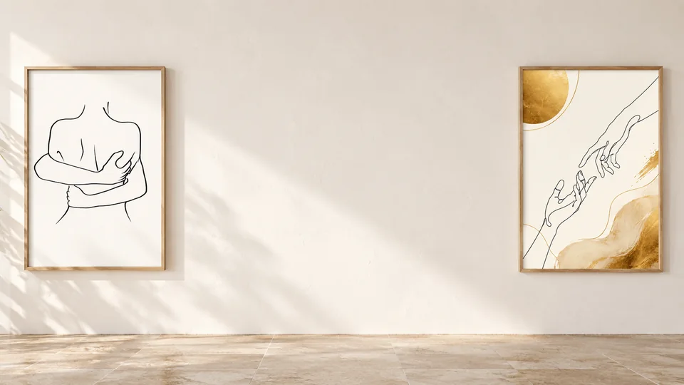 Tableaux Ayachouf aux lignes figuratives et cadres fins.